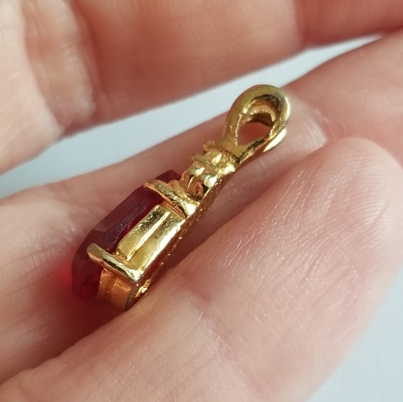 Relisted - Vintage red teardrop pendant gold tone clear crystals dainty - Picture 7 of 8